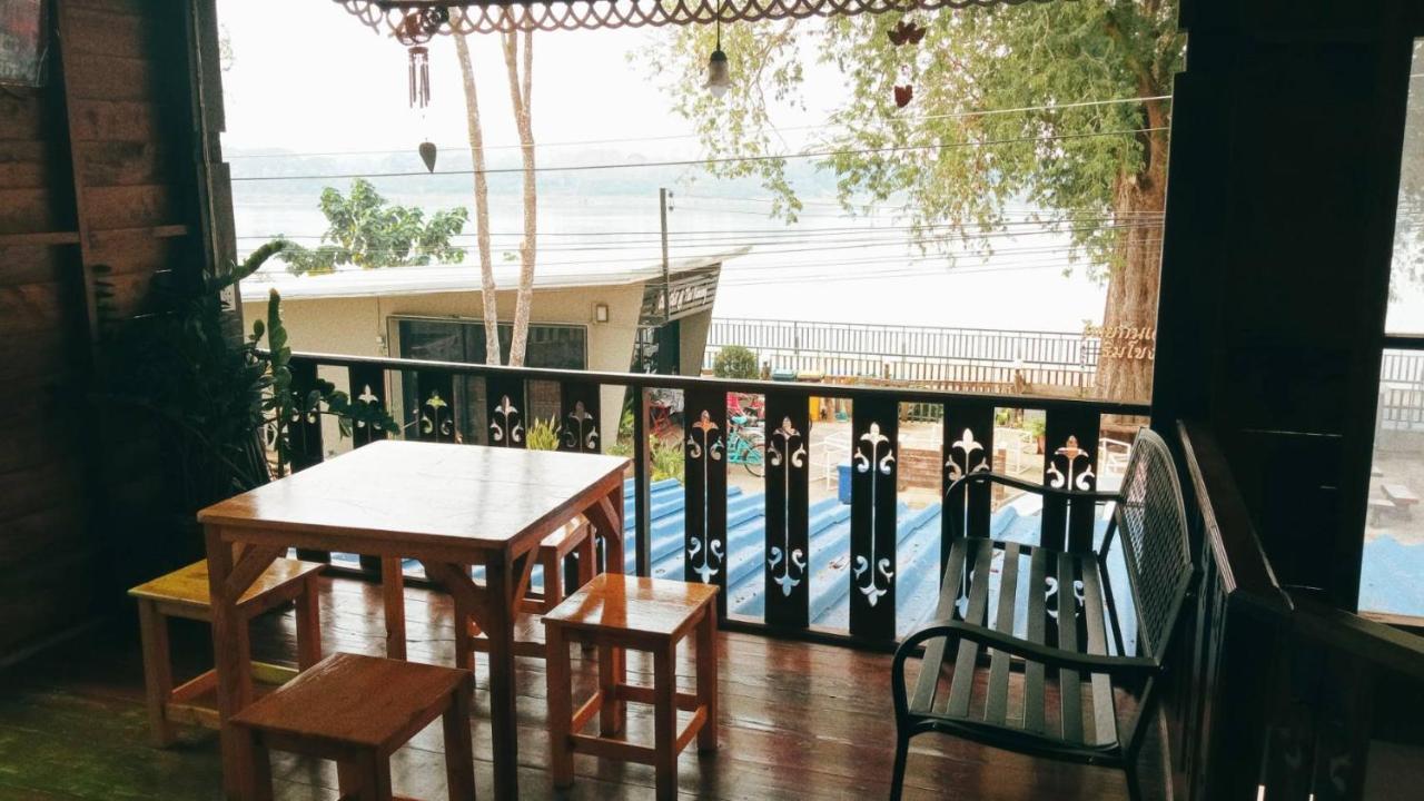 ไทยกันเอง ริมโขง Apartment Чанг Кан Екстериор снимка